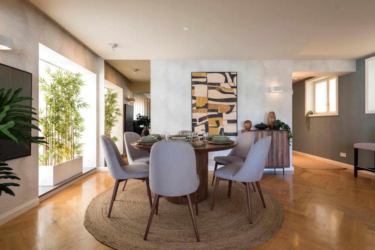 Emporium Deluxe 3Br Apartment W/ Private Parking By Lovelystay Porto Exterior foto