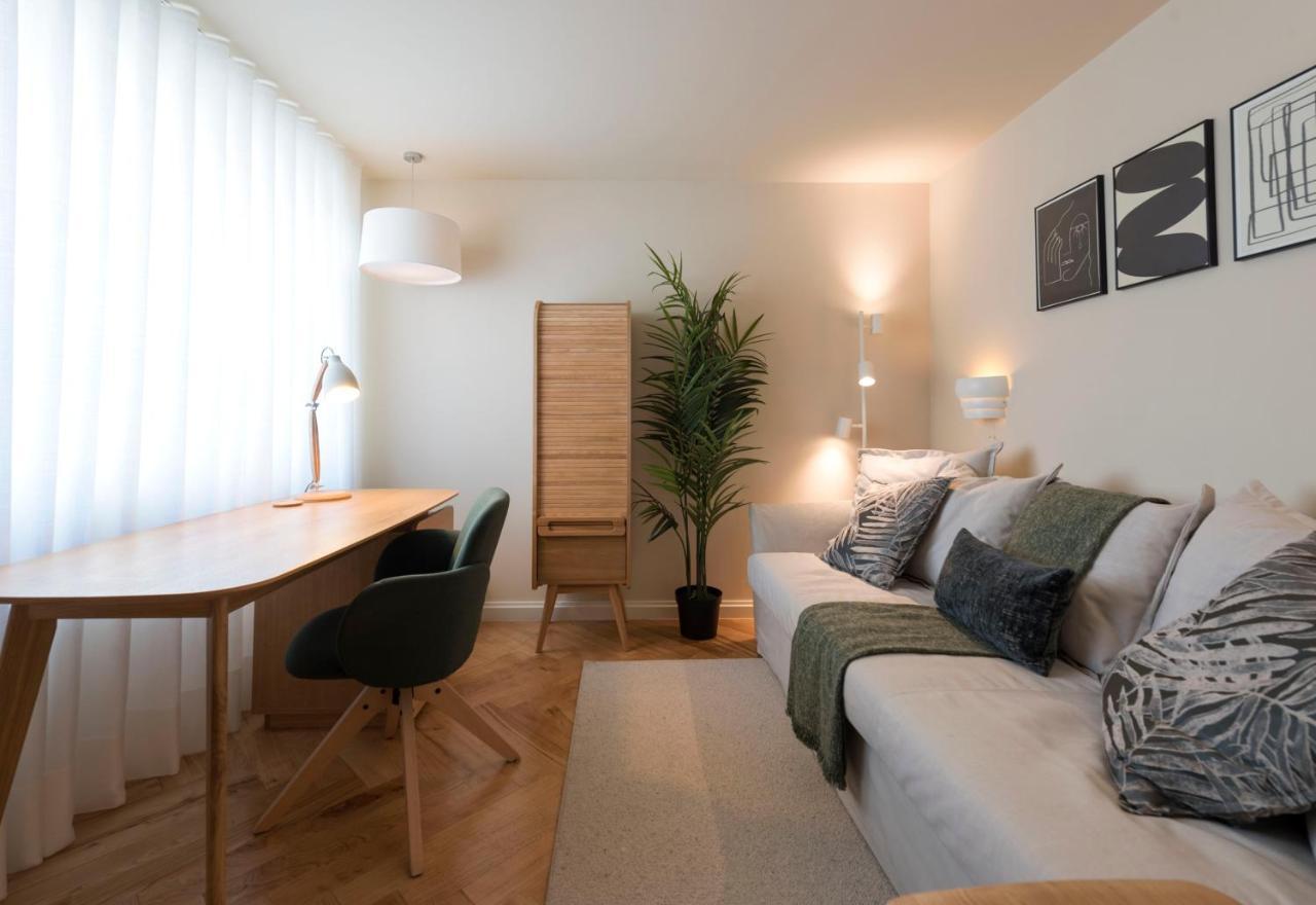 Emporium Deluxe 3Br Apartment W/ Private Parking By Lovelystay Porto Exterior foto