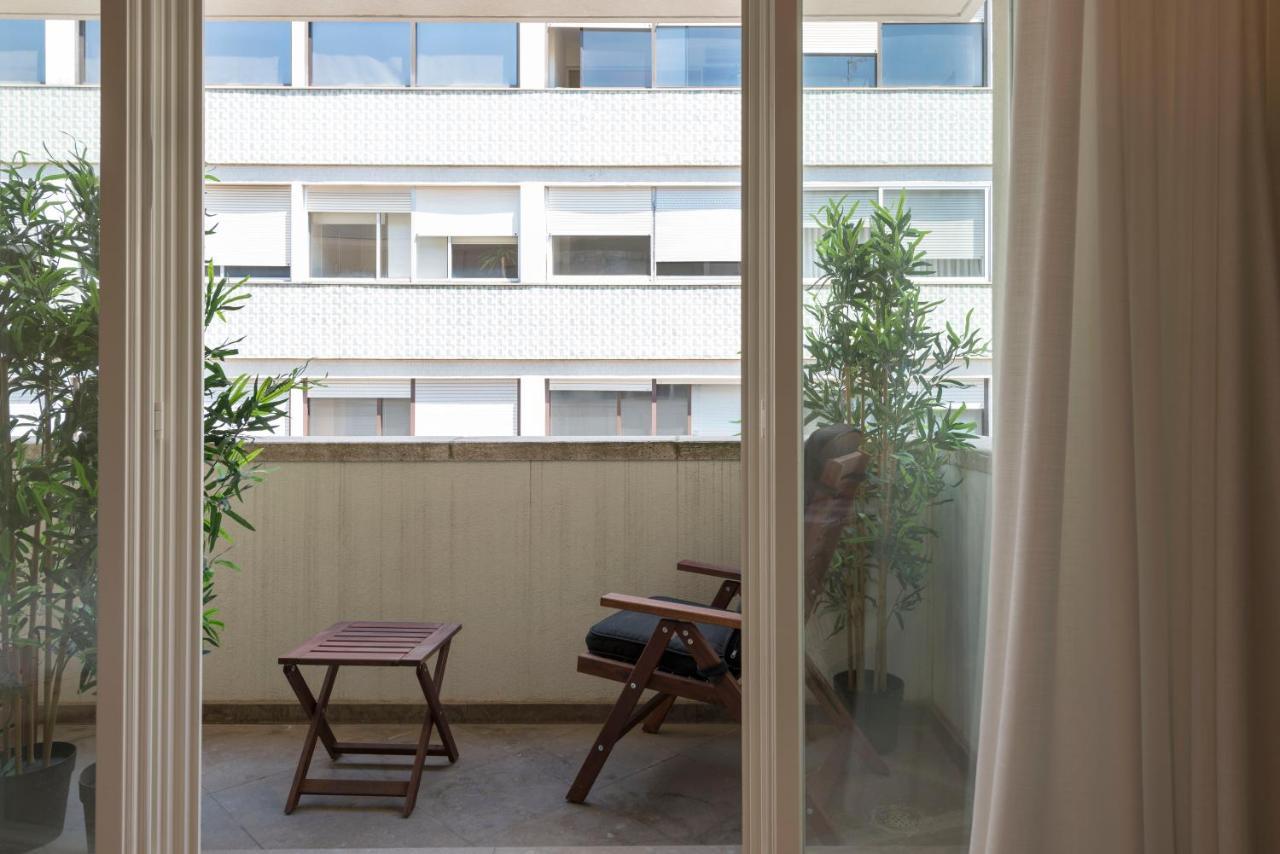 Emporium Deluxe 3Br Apartment W/ Private Parking By Lovelystay Porto Exterior foto